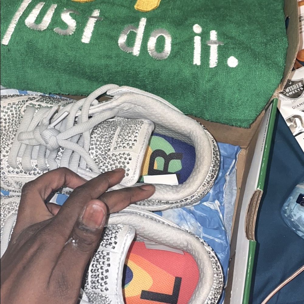 Low Nike donks with diamonds